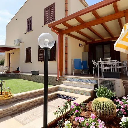 Casa Vincenzo Apartment Castelluzzo Exterior photo